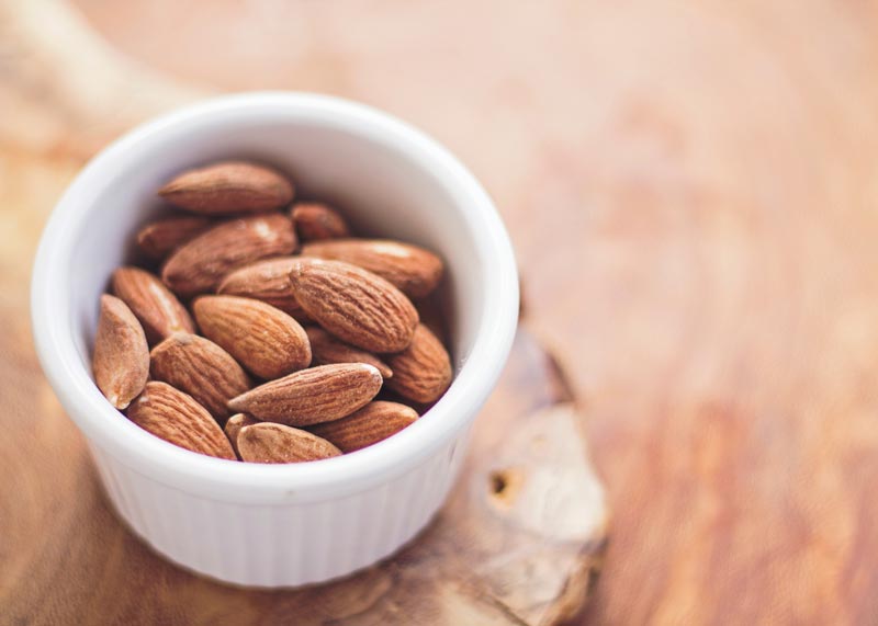 Cómo hacer una mascarilla de almendras para piel grasosa